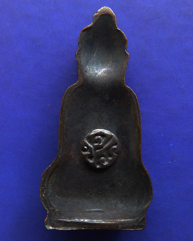 9.พระหูยาน หลังจปร. (รุ่นปืนแตก) วัดราชบพิธ พ.ศ. 2513 ในหลวงเสด็จเททอง เกจิ 108 ปลุกเสกพิธีใหญ่