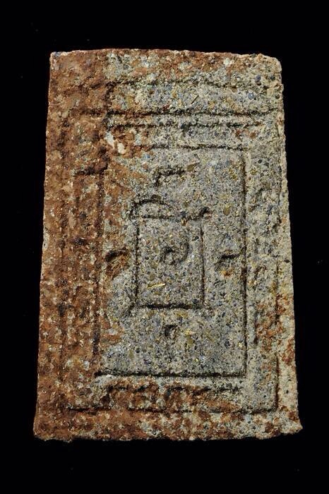 สมเด็จญาณวิลาส หลวงพ่อแดง พิมพ์ลึก เนื้อก้านมะลิ 