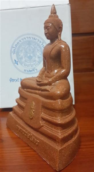 วัดใจ..พระบูชา "หลวงพ่อโสธร เนื้อกระเบื้องหลังคาโบสถ์" หน้าตักพระ ๕ นิ้ว ฐานกว้าง ๗ นิ้ว สูง ๙ นิ้ว