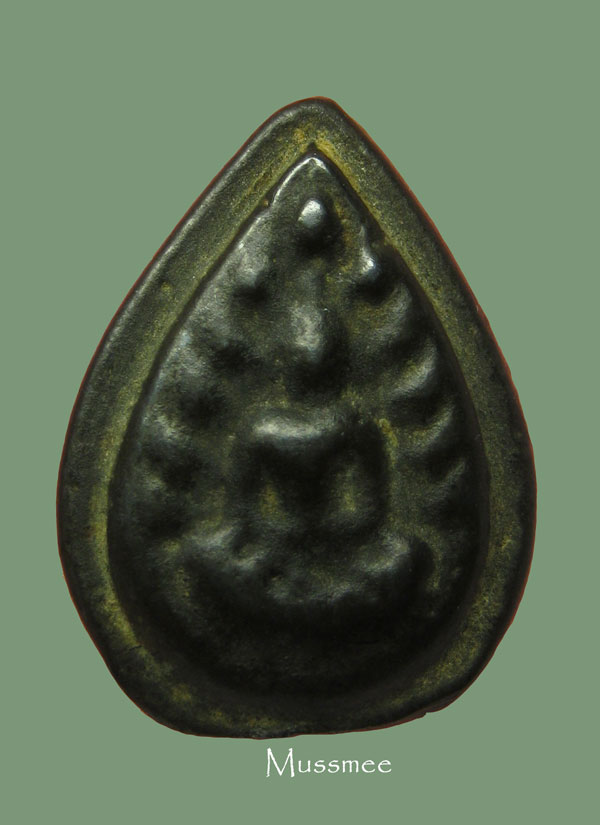 @@@ พระกลีบบัว (หลังยันต์) เนื้อเมฆพัต หลวงพ่อดิ่ง วัดบางวัว พระสวยยยยยยยยยยยยยย @@@