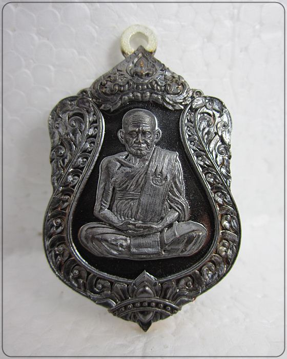 หลวงพ่อเงิน วัดบางคลาน รุ่น ฉลองเลื่อนสมณศักดิ์ 111 ปี เนื้อนวะ  (หมายเลข 805)