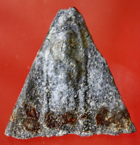 พระเนื้อชินพิมพ์สามเหลี่ยมสองหน้า