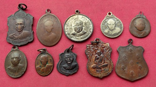 วัดใจเริ่ม 10 บาท กับ รวมเหรียญพระพุทธ 10 เหรียญ .....AM328