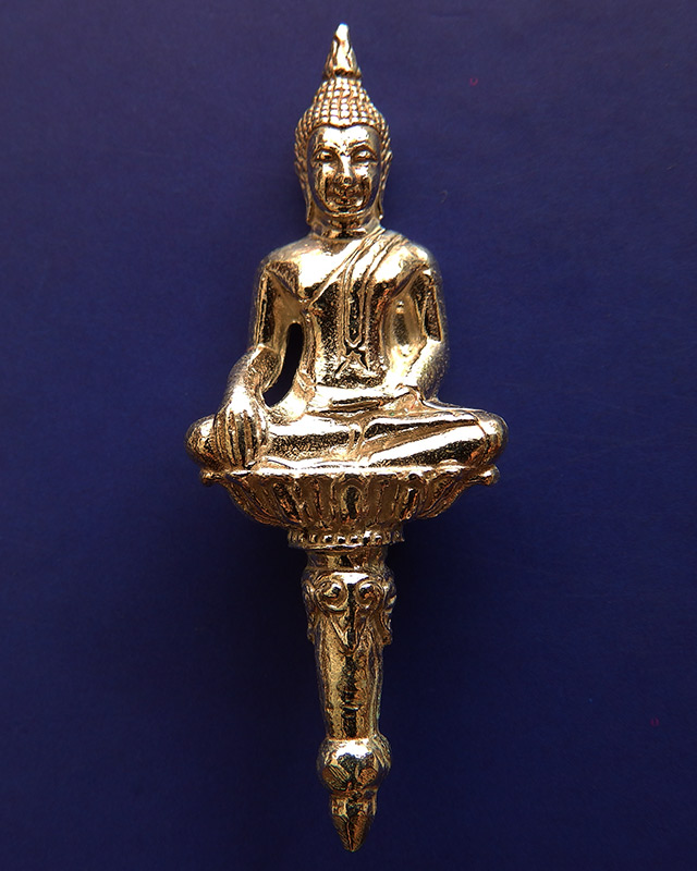 ราคาพิเศษ..พระยอดธงรุ่นแรก หลวงปู่แผ้ว วัดรางหมัน เนื้อเงิน ตอกโค้ด + กล่องเดิม (4)