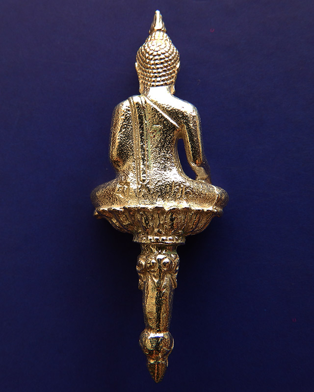ราคาพิเศษ..พระยอดธงรุ่นแรก หลวงปู่แผ้ว วัดรางหมัน เนื้อเงิน ตอกโค้ด + กล่องเดิม (4)