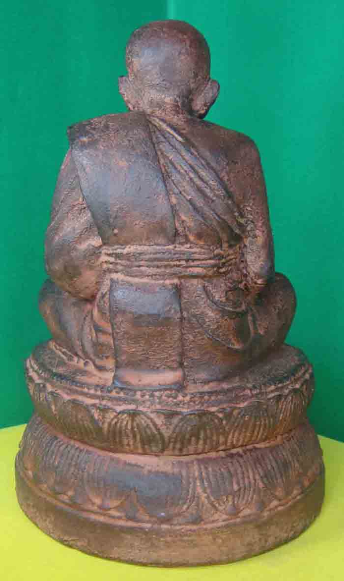 (((วัดใจเคาะเดียวแดง)))หลวงพ่อทวดเหยียบน้ำทะเลจืด หน้าตัก 5 นิ้ว เนื้อศิลาแลงหล่อปัดสีประณีตสวยงาม