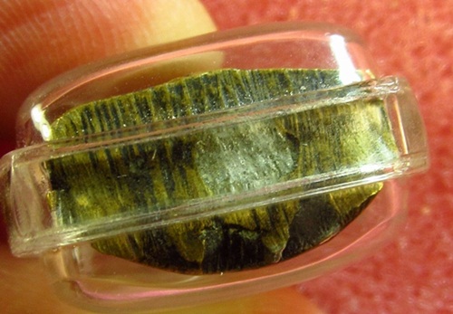 เหรียญหล่อสามเหลี่ยม วัดราชบพิธ ปี 2481 ก้นอุดผง 