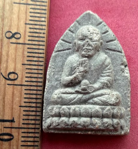 พระเกจิเนื้อผง (แดง 20 บาท) ..AK661