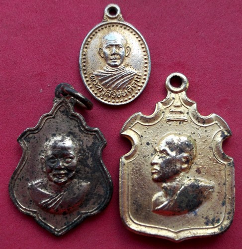 วัดใจเริ่ม 10 บาท เหรียญพระเกจิ 3 เหรียญ ..AK348