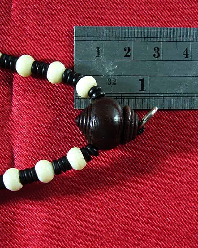 สร้อยกระดูก + เม็ดกะลา หัวขุนไม้กลึงขนาดใหญ่ ลูกหมุนทองเหลือง แบบสามห่วง ยาว 25 นิ้ว