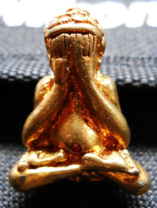พระปิดตายันต์ยุ้ง เนื้อขันลงหิน ลพ.เพี้ยน วัดเกริ่นกฐิน ปี47 ตอกโค้ต สวยมั๊กๆๆครับ.. 