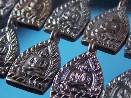 เจ้าสัว 3 พิมพ์เล็ก เนื้อทองเเดงผิวไฟ พร้อมกล่อง มา 20 องค์ 