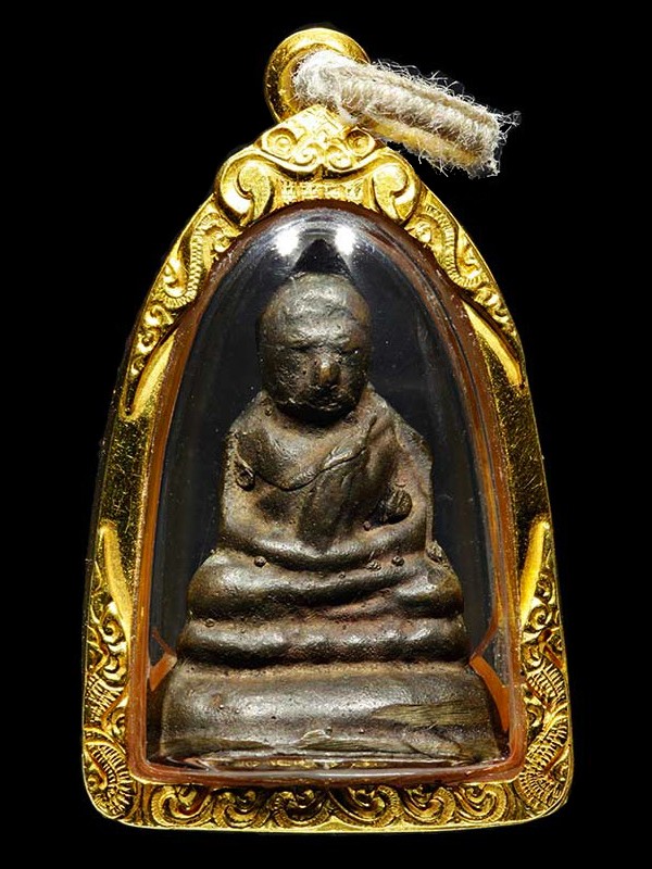 พระชัยวัฒน์หล่อโบราณพิมพ์ป้อมเล็ก หลวงปู่บุญ วัดกลางบางแก้ว 