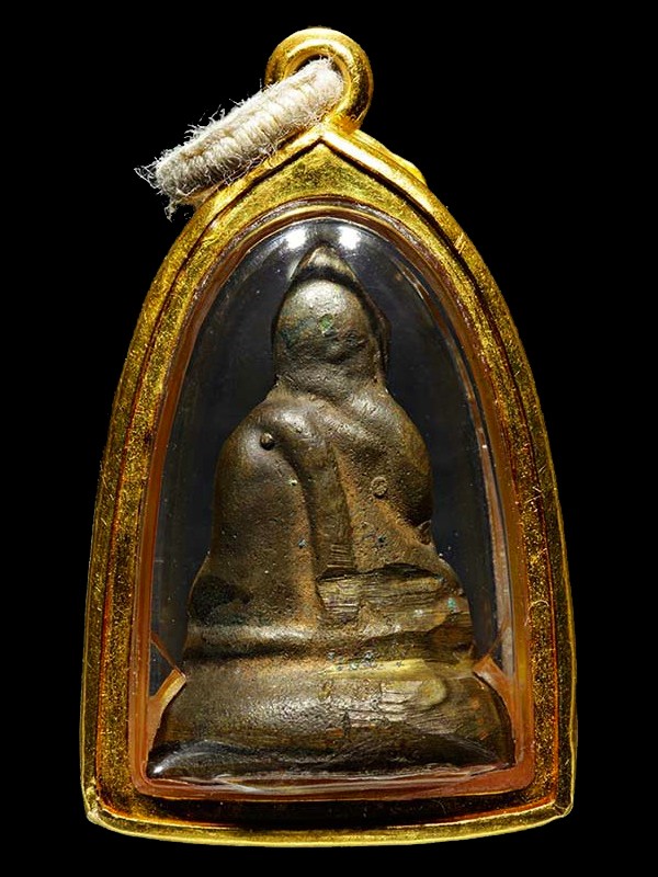 พระชัยวัฒน์หล่อโบราณพิมพ์ป้อมเล็ก หลวงปู่บุญ วัดกลางบางแก้ว 