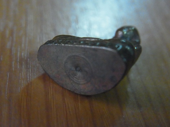 พระกริ่งรูปหล่อ หลวงพ่อขอม วัดไผ่โรงวัว พิมพ์หน้าหนุ่ม