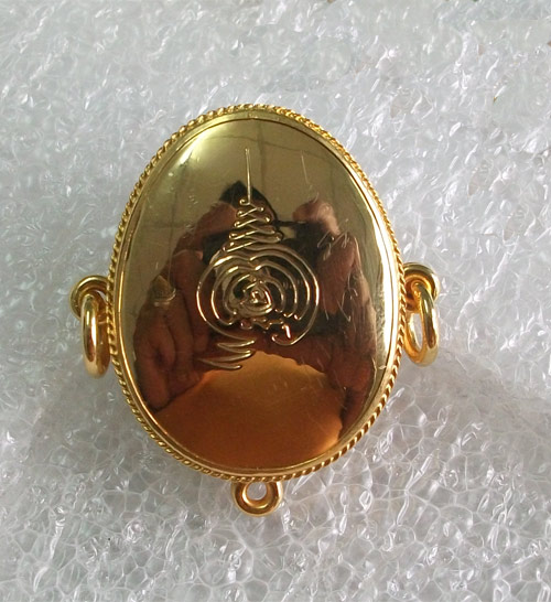 "เคาะเดียวแดง"เบี้ยแก้ทองคำลงยา หลวงปู่เจือ น้ำหนักทองคำ 8.8 กรัม