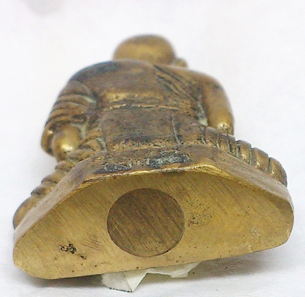 พระรูปเหมือนปั๊ม บรรจุกริ่งหลวงปู่เผือก วัดกิ่งแก้ว 