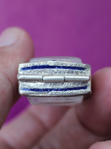 ตลัดเงินลงยา (ใส่รูปหล่อ) เปิด 2 หน้า  สวยๆ