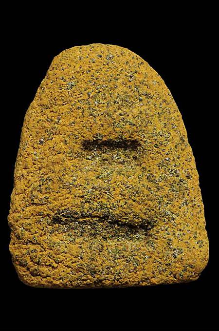 เคาะเดียวครับ@@@พระผงญาณวิลาศหลวงพ่อแดง วัดเขาบันไดอิฐ ปี 2513 (พิมพ์พระปิดตา) เนื้อเหลืองหายาก