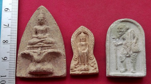 วัดใจเริ่ม 10 บาท กับ รวมพระเนื้อผง 3 องค์ ….AR175