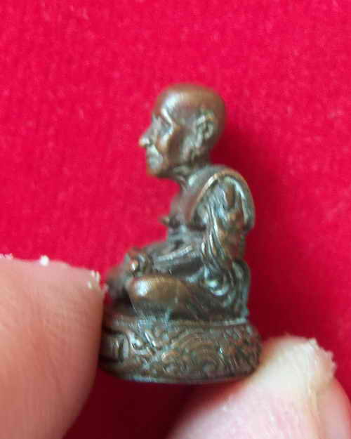 หลวงปู่ทวด ออกวัดชิโนรส