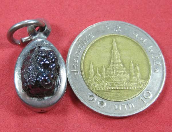 เคาะแรกเคาะเดียว แร่เกาะล้าน ตระกูลเหล็กไหลที่หายาก พุทธคุณเหลือล้น เคาะแรกเคาะเดียววัดใจในตลับ
