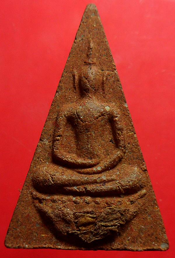 พระกำลังแผ่นดิน หลังยันต์ไม่รู้ที่เคาะเดียวแดง