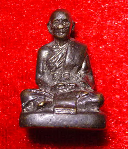 รูปหล่อ หลวงปู่เทียม วัดกษัตรา อยุธยา  รุ่น 2