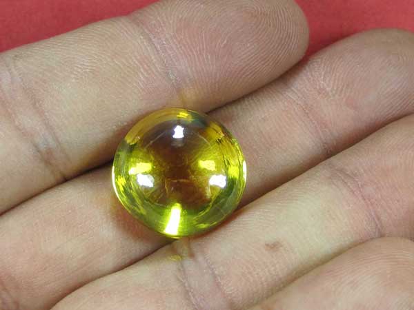 เม์ดใหญ่ ๆ เพชรพญานาควรรณสีเหลืองหายาก วัดใจเคาะแรกเคาะเดียวครับ