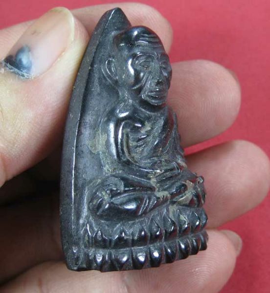 หลวงปู่ทวด แกะจาก เหล็กไหลพญานาค หลวงปู่คำบุ ปลุกเสก สวยแชมป์