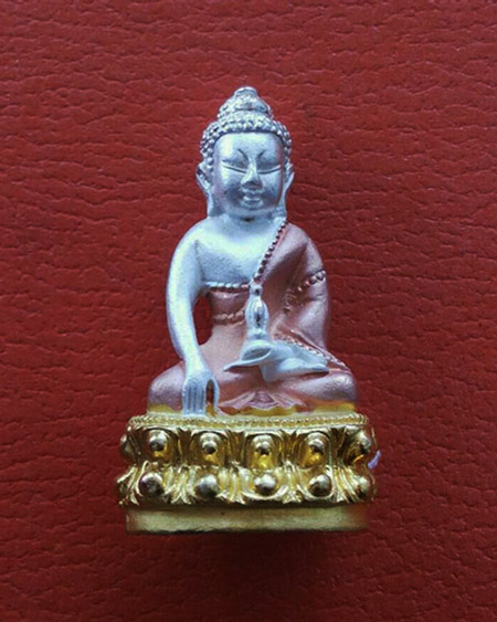 @ พระกริ่งธรรมสิงหบุราจารย์เนื้อสามกษัตริย์ หลวงพ่อจรัญ วัดอัมพวัน จ.สิงห์บุรี @