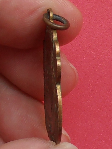 เหรียญพระประจำวัน(เสาร์) กะหลั่ยทอง หลวงปู่ใจ วัดเสด็จ จ.สมุทรสงคราม