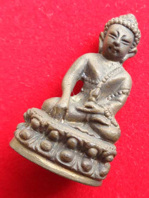 พระกริ่ง ๗ รอบ หลวงปู่ทิม วัดพระขาว อยุธยา ปี 2540 เนื้อทองทิพย์ ตอกโค้ต และหมายเลข ๒๖๙ สวย แท้จากวั