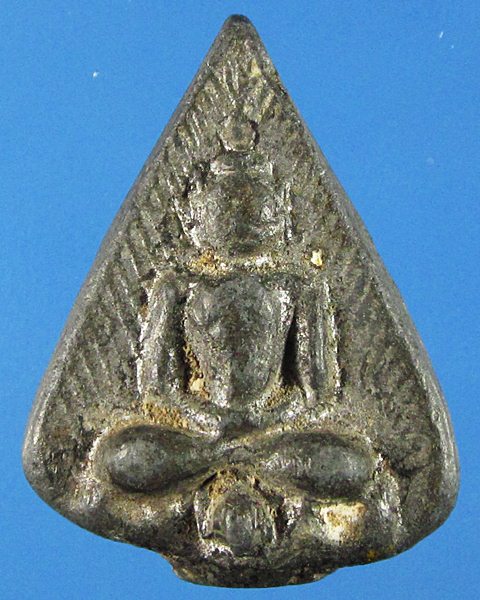 พระกลีบบัวเนื้อชินไม่ทราบที่ครับ