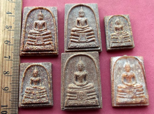 วัดใจเริ่ม 10 บาท กับ ผงกระเบื้องหลังคาโบสถ์ หลวงพ่อพุทธโสธร ..AR334