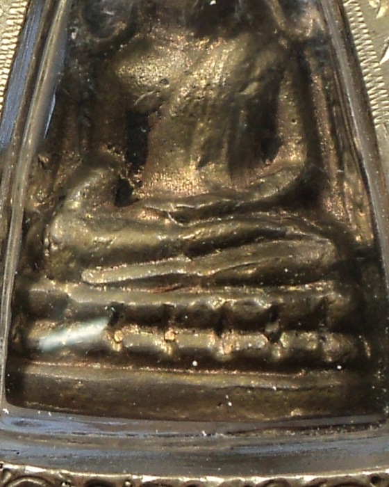 พระพุทธชินราชหล่อโบราณอุดกริ่ง วัดไชยชุมพลชนะสงคราม (วัดใต้) จ.กาญจนบุรี ปี 2510 พร้อมตลับเงินเลี่ยม