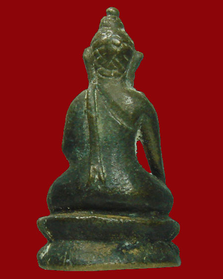 พระชัยวัฒน์รุ่นแรก หลวงพ่อแช่ม วัดดอนยายหอม จ.นครปฐม ปี.2526 เนื้อโลหะผสม สร้าง 1000 องค์ 