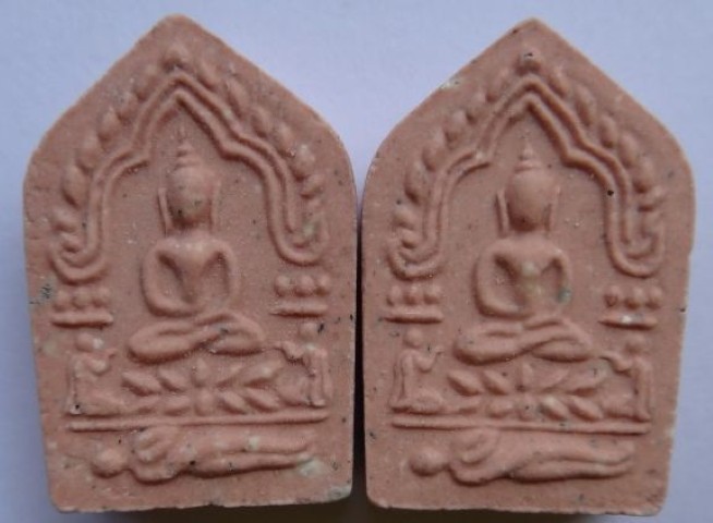 ขุนแผนพิมพ์เล็กหลวงปู่ธรรมรังษี ผสมผงพรายกุมารหลวงปู่ทิม2องค์ เคาะเดียว750