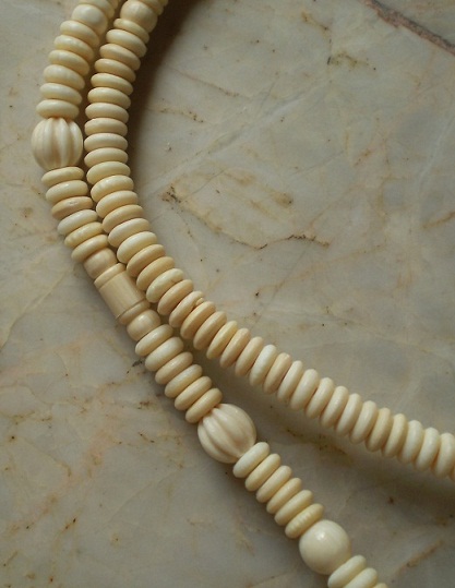 สร้อยงาช้างแท้  ล้วนๆ  ทุกแว่น  ห่วงกลางหัวช้าง  เคาะเดียว 