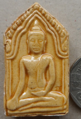 ขุนแผนเคลือบรุ่นแรก หลวงปู่ทิม วัดพระขาว อ.บางบาล จ.อยุธยา ปี2545 ก้นอุดผงตอกโค้ตนะด้านซ้ายมือ