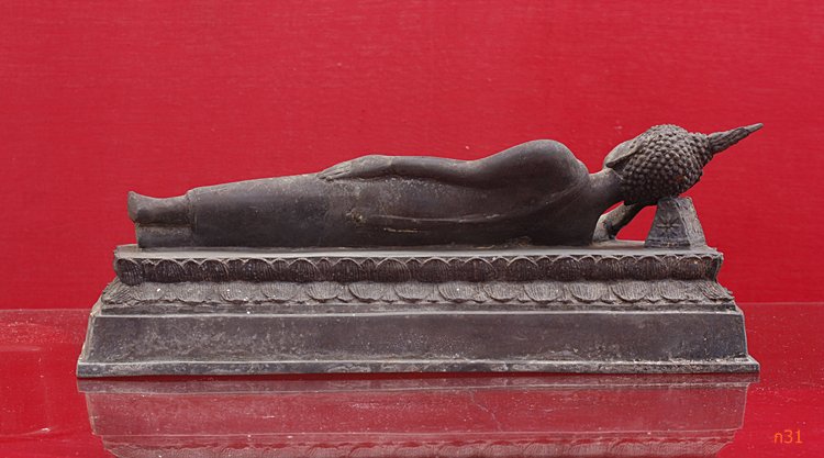 พระนอน