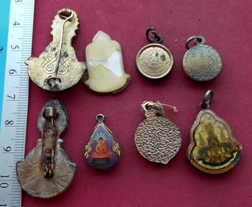 วัดใจเริ่ม 10 บาท กับ เข็มกลัด กับ ล็อกเก็ต  ..AT388