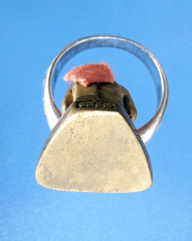 "เคาะเดียว" รูปหล่อหลวงปู่เจี๊ยะ จุนโท รุ่น 2