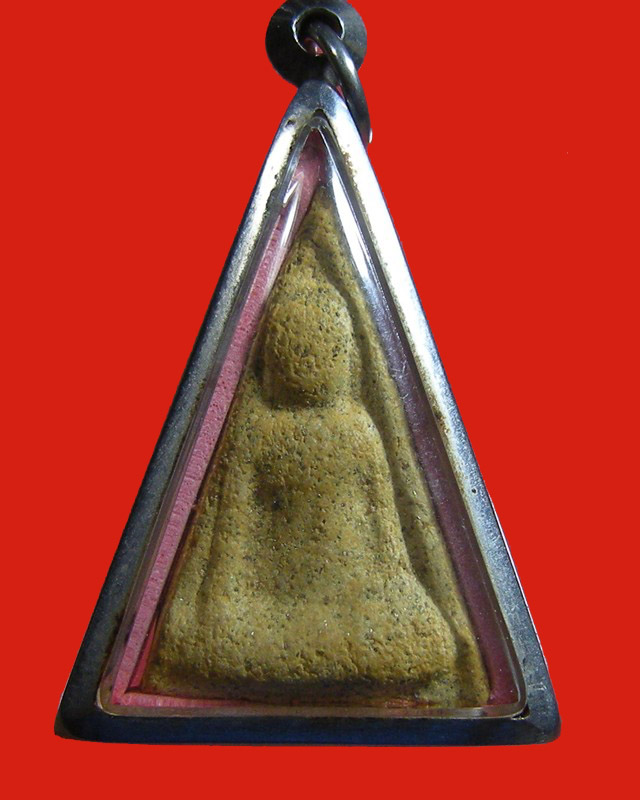 พระพิมพ์นางพญาหลวงพ่อแดง วัดเขาบันไดอิฐ จ.เพชรบุรี