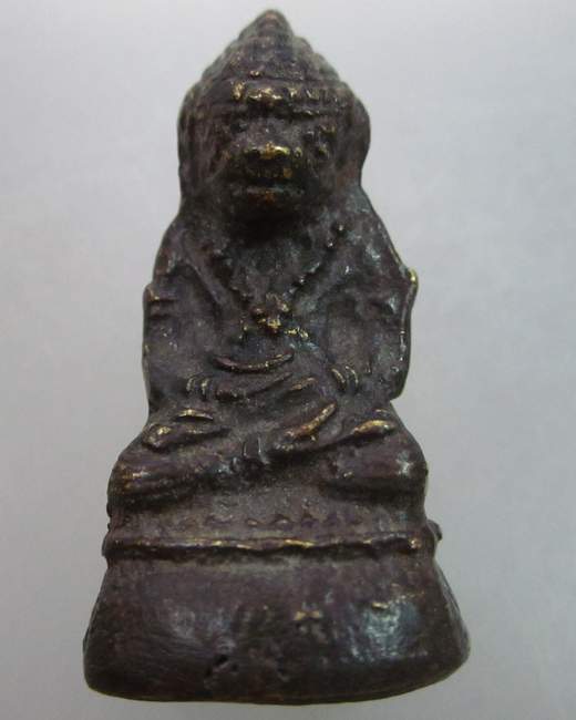 รูปหล่อหนุมานไม่ทราบที่ครับ