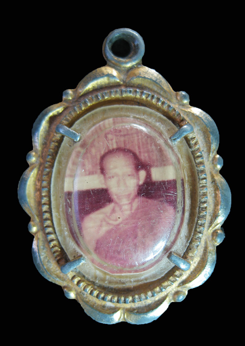 ลีอคเก็ต หลวงพ่อเกษม หลังนางกวัก