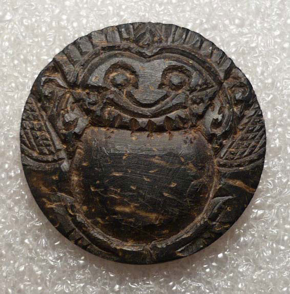 กะลาตาเดียว(ศิลปะร้อยเอ็ด)แกะ จันทรประภา หลวงปู่ญาท่านสวน ฉนฺทโร วัดนาอุดม ครับ