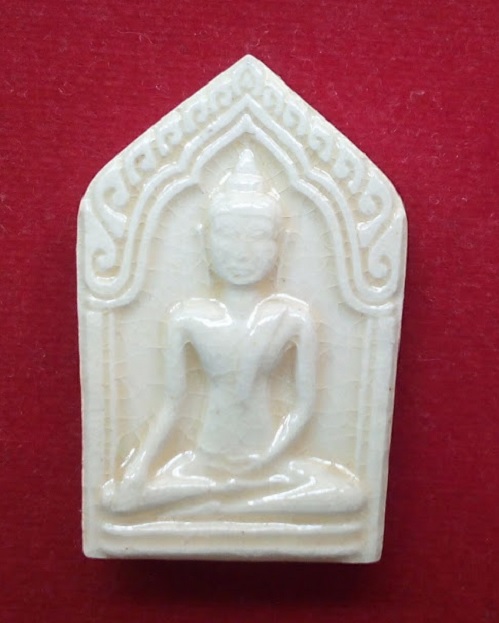 ขุนแผนเคลือบรุ่นแรก เนื้อขาวมุก ฝังตะกรุดเงิน 3ดอก หลวงปู่ทิม วัดพระขาว ปี45 ตอกโค๊ตด้านหลัง