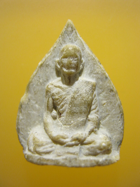 พระผงรูปเหมือนใบโพธิ์ ท่านเจ้าคุณนรฯ ปี2513 ก้นโค๊ตดอกจัน