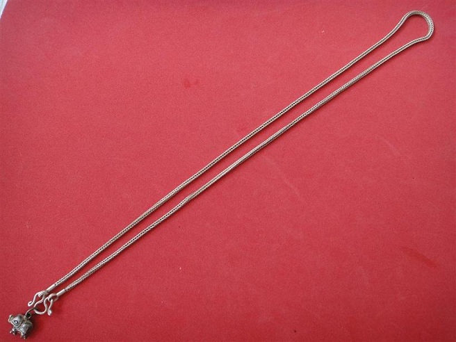  สร้อยเงินมือสอง พร้อมจี้เงินช้าง ความยาว18นิ้ว